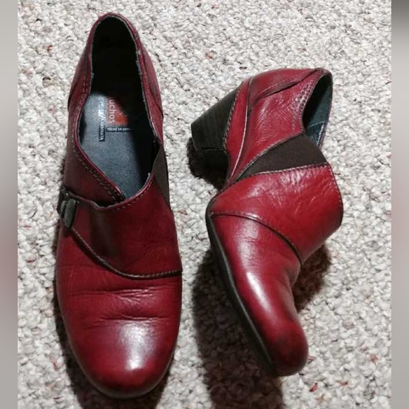 Fluchos red heeled shoes - Picture 1 of 7